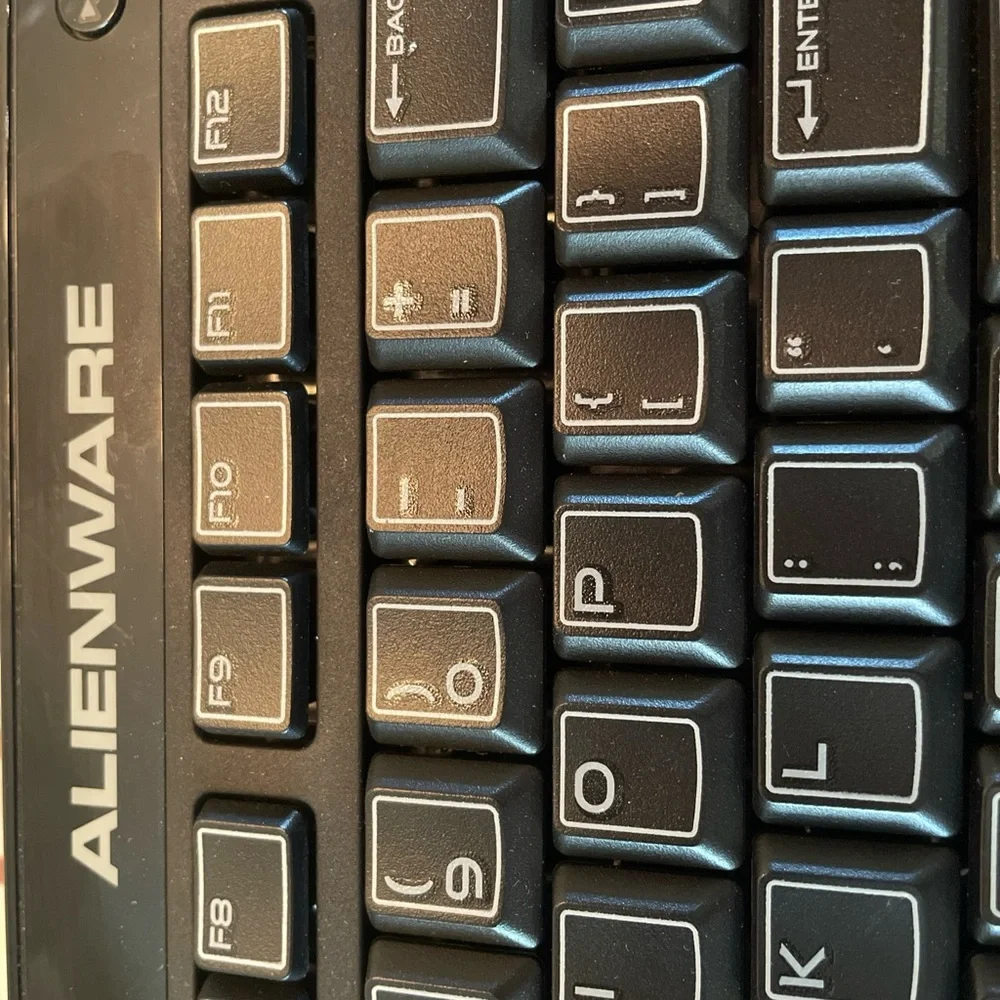 Alienware Computer Keyboard - Picture 3 of 6
